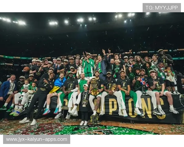 凯尔特人团队在防守回合中展现高度纪律性